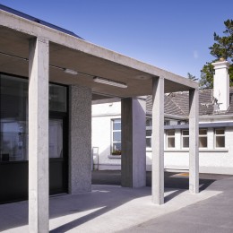 Rosmuc School view of covered walkway showing courtyard